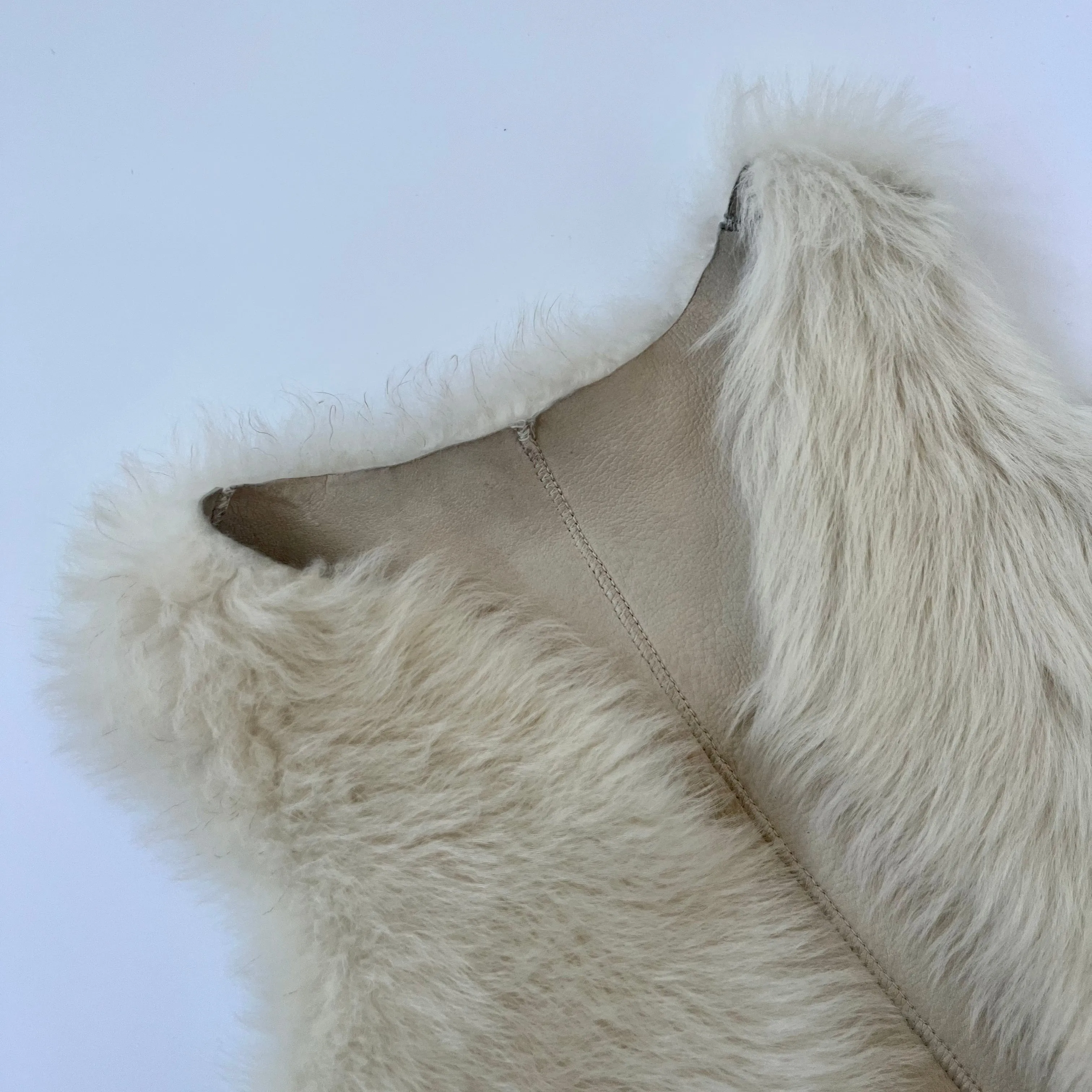 Bonpoint Reversible Cream Sheepskin Gilet: 2 Years