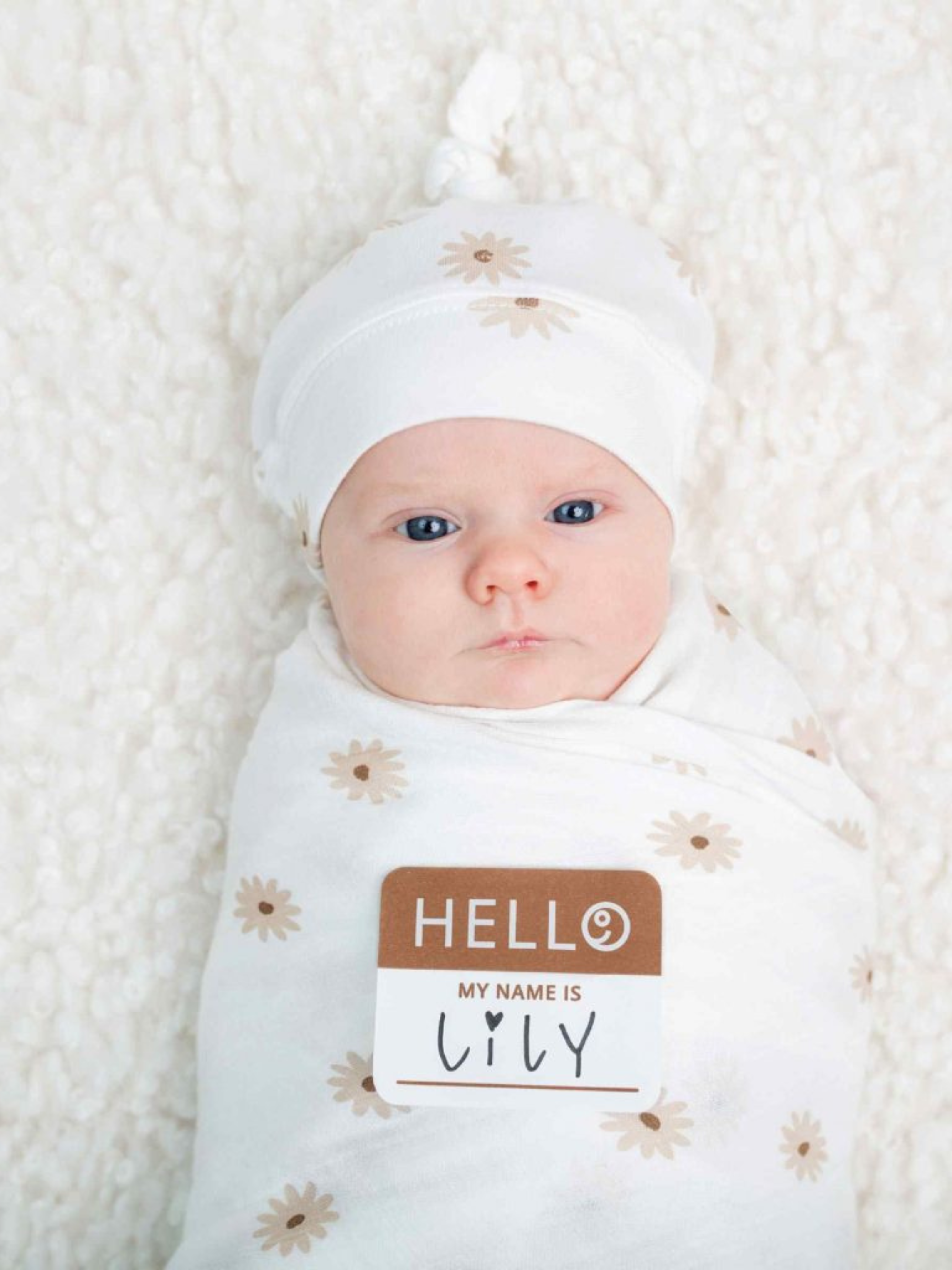 Hello World Hat & Swaddle Set – Daisies