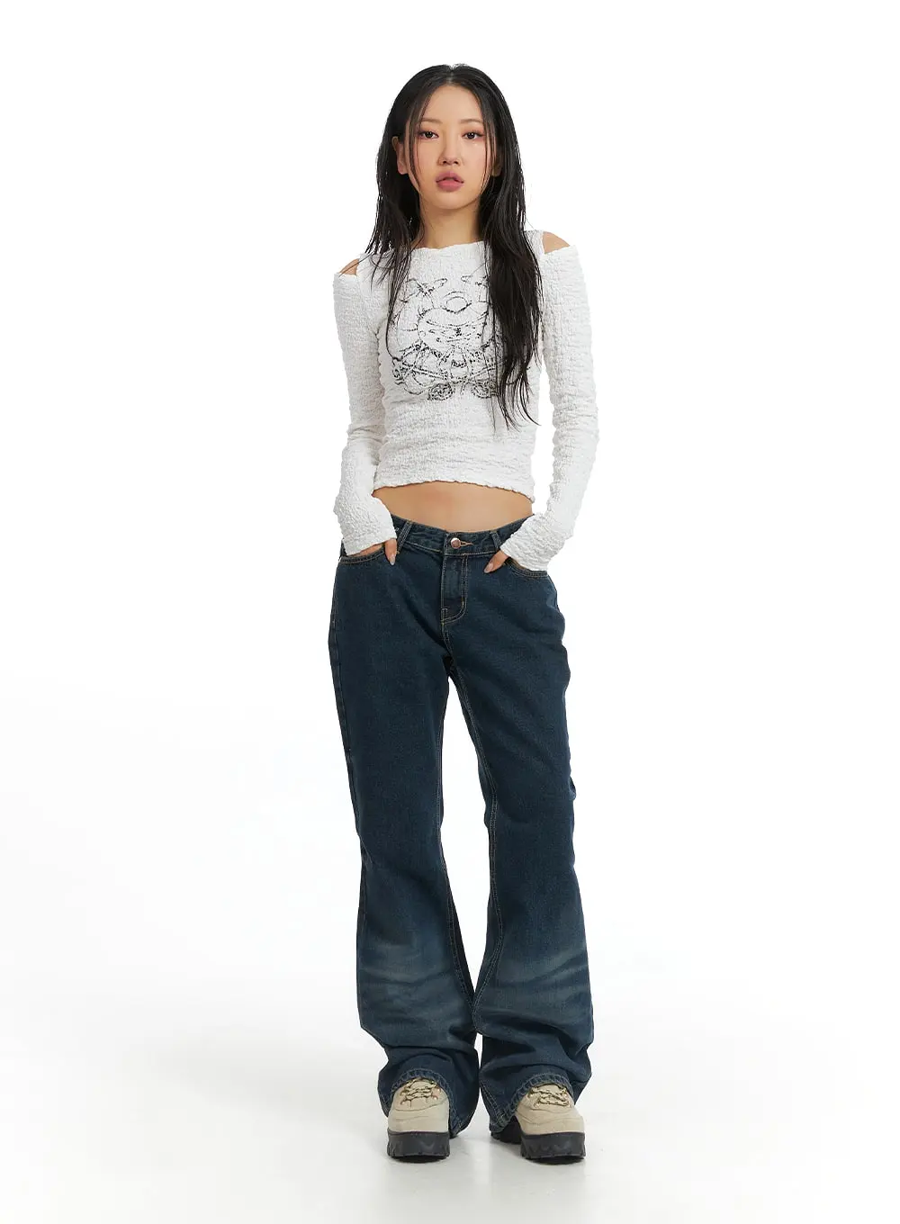 Low Waist Buttoned Flared Jeans CJ425