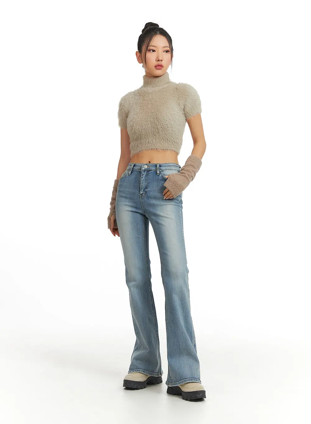 Mid Rise Solid Flared Jeans CJ429