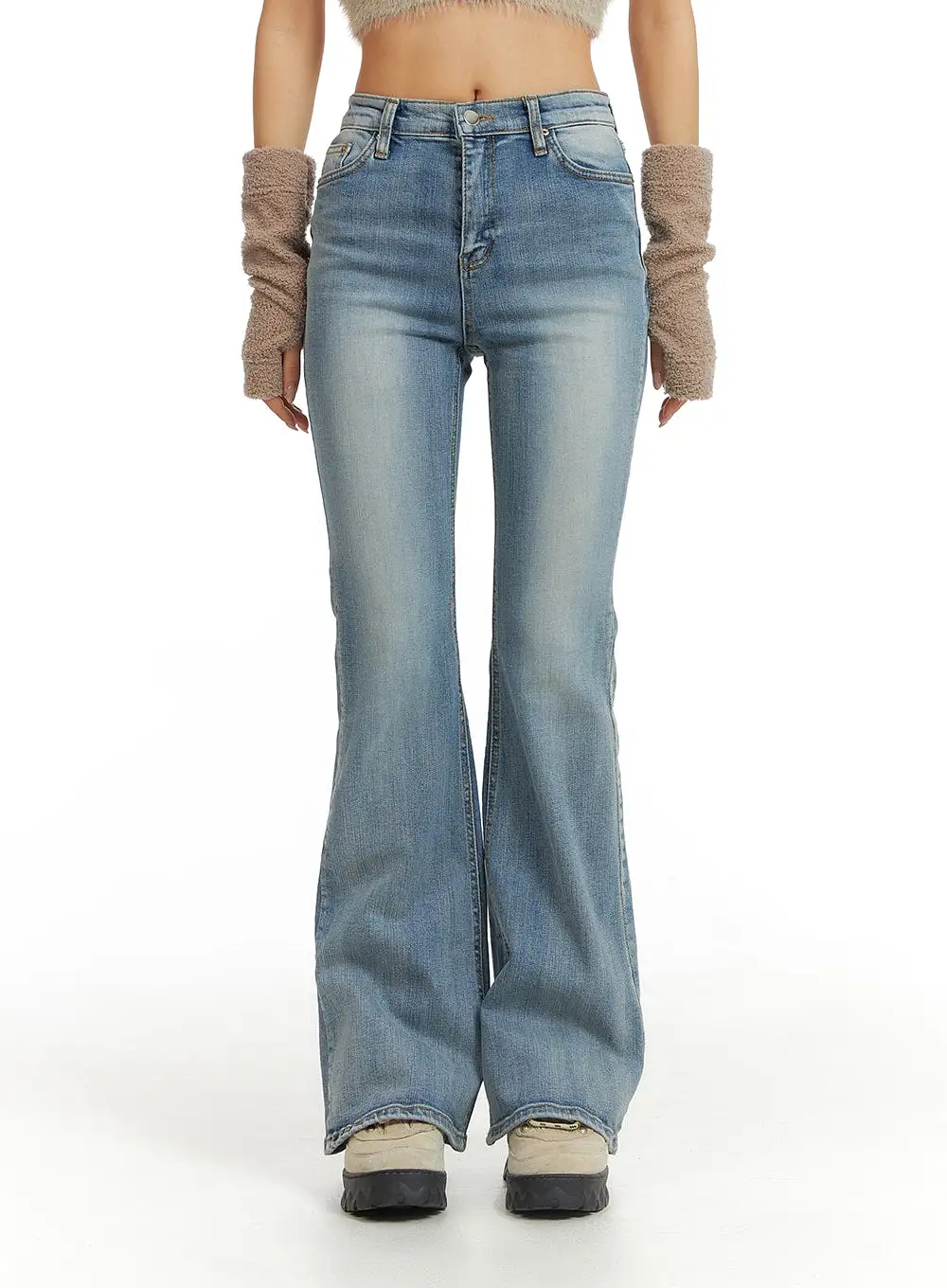 Mid Rise Solid Flared Jeans CJ429